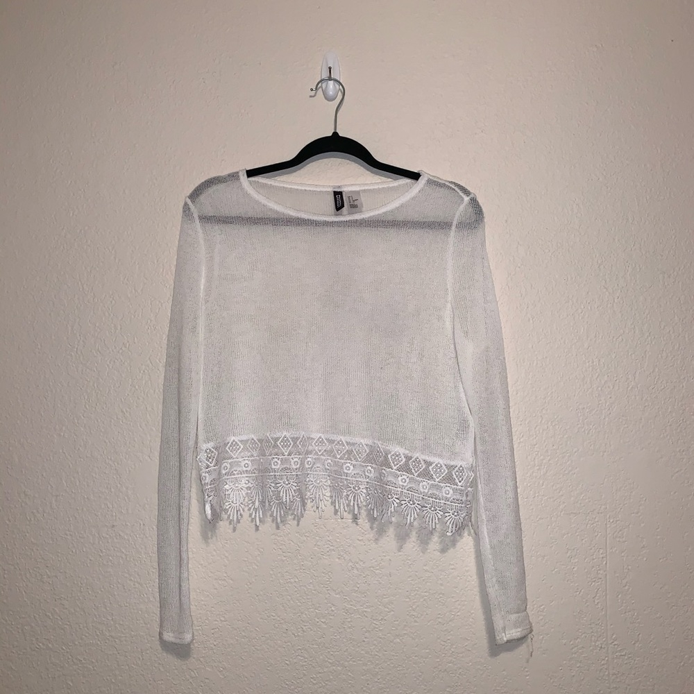 White knit and lace Divided long sleeve top 🕊